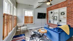 Living area - Colorful Hot Springs Home - 1 Mile to Downtown! (Hot Springs)