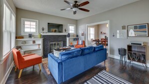 Living area - Colorful Hot Springs Home - 1 Mile to Downtown! (Hot Springs)