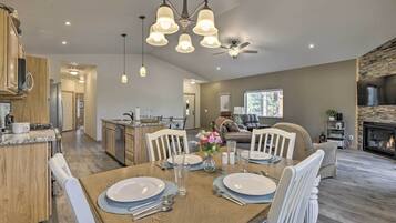 House (3 Bedrooms) | Interior