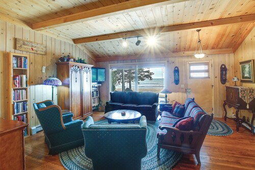 Cozy Baileys Harbor Cottage on Lake Michigan!