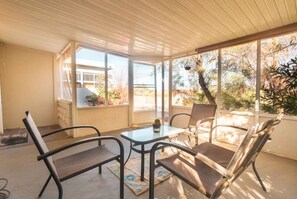 Terrace/patio - Joshua Tree Desert Home (Joshua Tree)