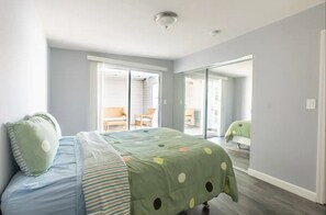 3 bedrooms, bed sheets