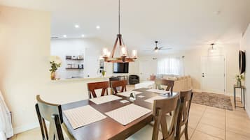House (3 Bedrooms) | Interior