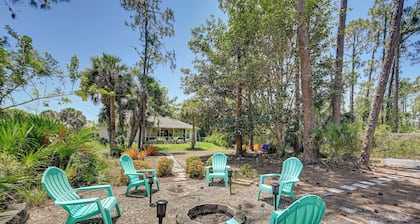 Pet-friendly Naples Vacation Rental w/ Fire Pit!