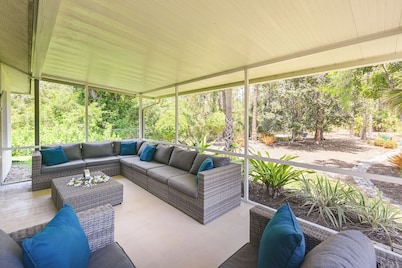 Pet-friendly Naples Vacation Rental w/ Fire Pit!