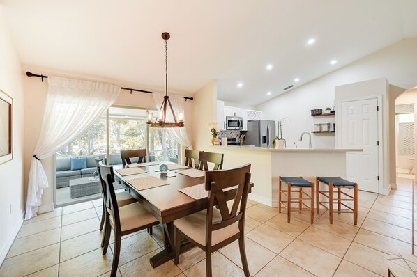 House (3 Bedrooms) | Interior