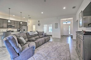 House (4 Bedrooms) | Interior - Pool & Resort Landscaping: Bright Oxford Getaway (Oxford)