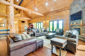 Interior - Gatlinburg Vacation Rental w/ Private Hot Tub! (Gatlinburg)