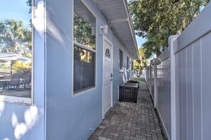 Apartment (1 Bedroom) | Interior - Indian Rocks Beach Unit - Steps From the Shoreline (Indian Rocks Beach)