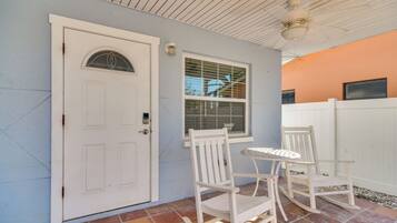 Apartment (1 Bedroom) | Interior