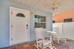 Interior - Indian Rocks Beach Unit - Steps From the Shoreline (Indian Rocks Beach)