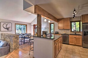 House (3 Bedrooms) | Interior