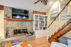 House (3 Bedrooms) | Interior - 'smallwood' Cute Highlands Home w/ Screened Porch! (Highlands)