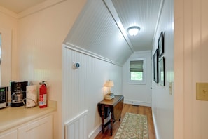 House (3 Bedrooms) | Interior - 'smallwood' Cute Highlands Home w/ Screened Porch! (Highlands)