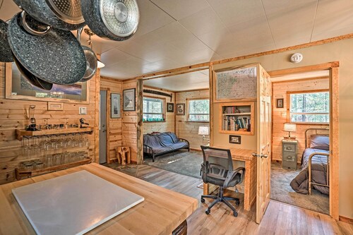 High Lakes Hideaway: La Pine Fishing Cabin!