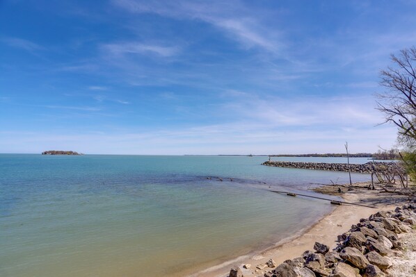 Apartment (2 Bedrooms) | Front of property