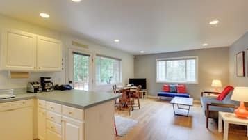 Cottage (2 Bedrooms) | Interior