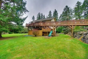 Cottage (2 Bedrooms) | Interior - Central 4-acre Cottage w/ Deck: Walk to Bay! (Bainbridge Island)