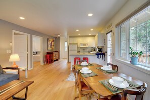 Cottage (2 Bedrooms) | Interior - Central 4-acre Cottage w/ Deck: Walk to Bay! (Bainbridge Island)