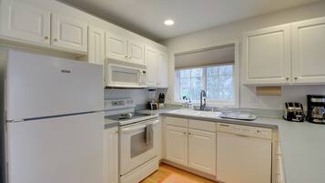 Cottage (2 Bedrooms) | Interior