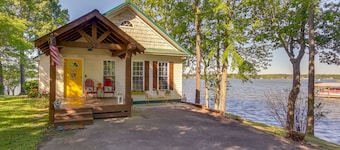 Cross Hill Lake House Rental w/ Panoramic Views