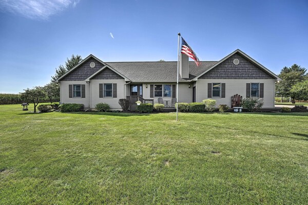 Sturgis Home W/ Yard < 1 Mi To Minnewaukan Lake - Sturgis, MI