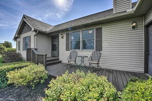 House (3 Bedrooms) | Interior - Sturgis Home w/ Yard < 1 Mi to Minnewaukan Lake (Sturgis)