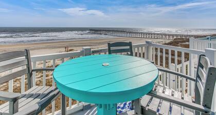 'salt & Light' Oceanfront Condo w/ Pool & Elevator