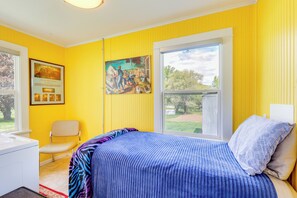 Interior - Homey Cottage With Sunroom & Smart TV! (Highland)