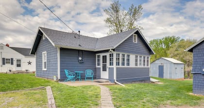 Homey Cottage With Sunroom & Smart TV!