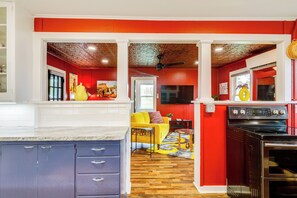 Cottage (1 Bedroom) | Interior - Homey Cottage With Sunroom & Smart TV! (Highland)