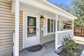 House (2 Bedrooms) | Interior - Reno Home w/ Deck: 1 Mi to Riverwalk District! (Reno)