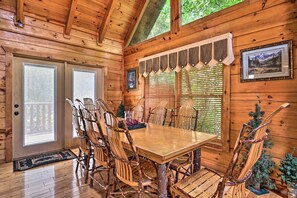 Interior - Pigeon Forge Getaway w/ Covered Patio & Hot Tub! (Pigeon Forge)