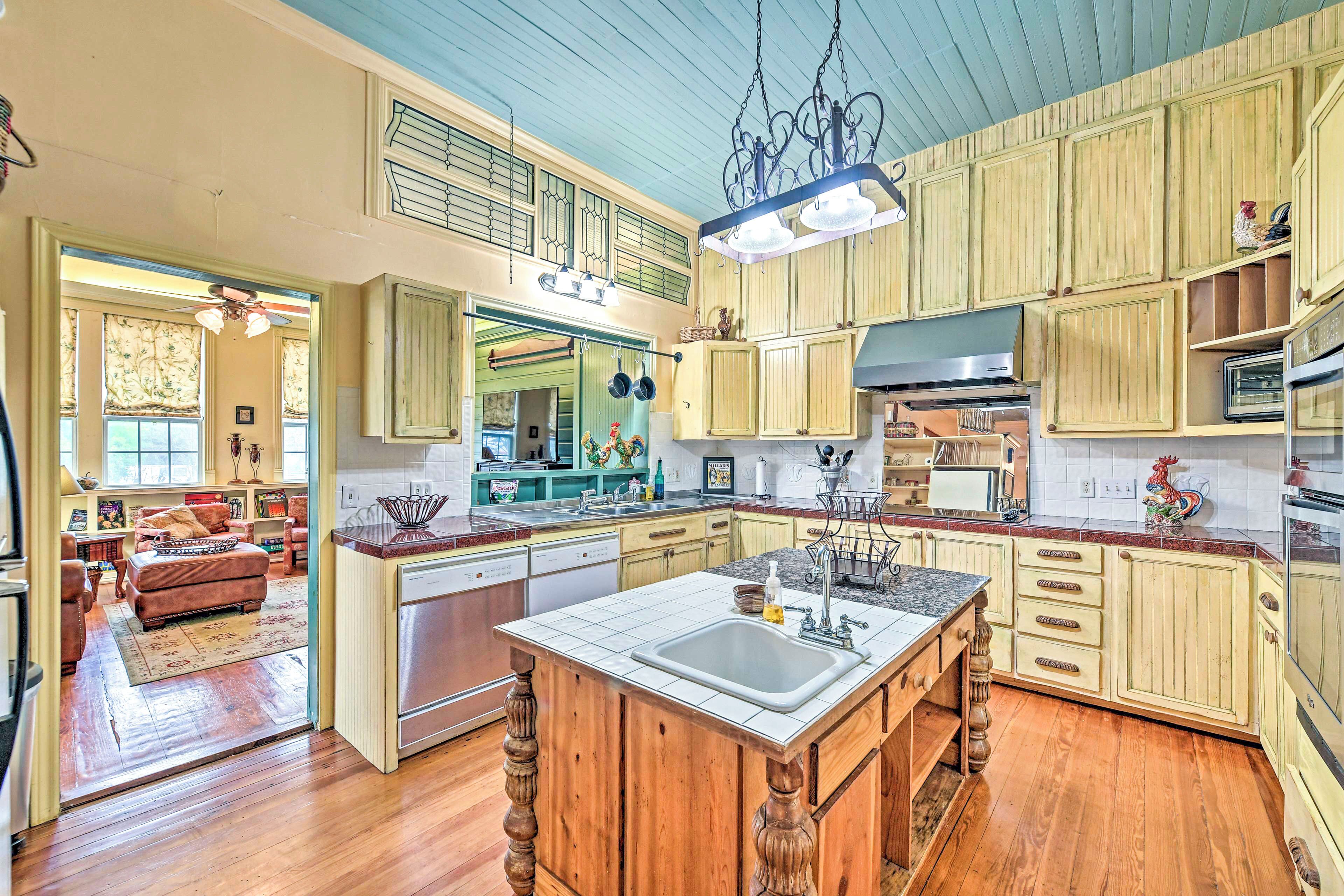 House (4 Bedrooms) | Interior