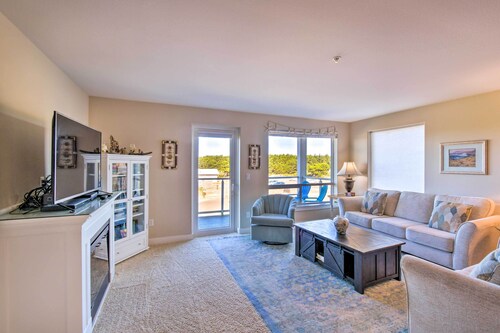 Westport Condo w/ Saltwater Pool: Steps to Beach!