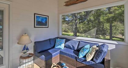 Beaufort Pad w/ Patio: 3 Blocks to Waterfront!