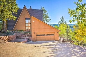 House (4 Bedrooms) | Interior - 'lazy Bear Lodge' in Florissant w/ Mountain Views! (Florissant)
