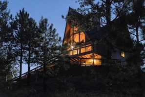 House (4 Bedrooms) | Front of property