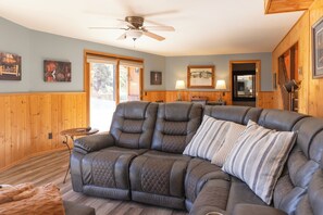 House (4 Bedrooms) | Interior - 'lazy Bear Lodge' in Florissant w/ Mountain Views! (Florissant)