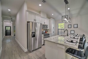 ハウス (3 Bedrooms) | 専用キッチン | 電子レンジ、オーブン、コンロ、食器洗い機