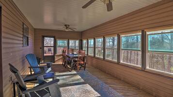 House (4 Bedrooms) | Interior