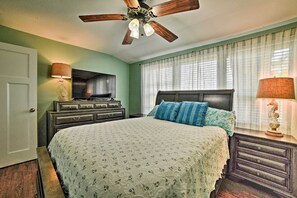 House (2 Bedrooms) | Interior - Bayfront Deck: 'casa Pescadores' Rockport Escape (Rockport)