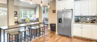 Modern Tims Ford Lake Home w/ Private Dock & Pool!