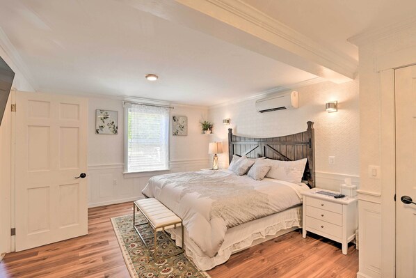 House (4 Bedrooms) - Cute Ellsworth Home w/ Deck, 16 Mi to Acadia! (Ellsworth)