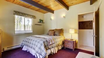 House (3 Bedrooms) | 3 bedrooms, bed sheets