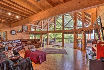 Custom Cabin w/ 12 Acres on Dale Hollow Lake!