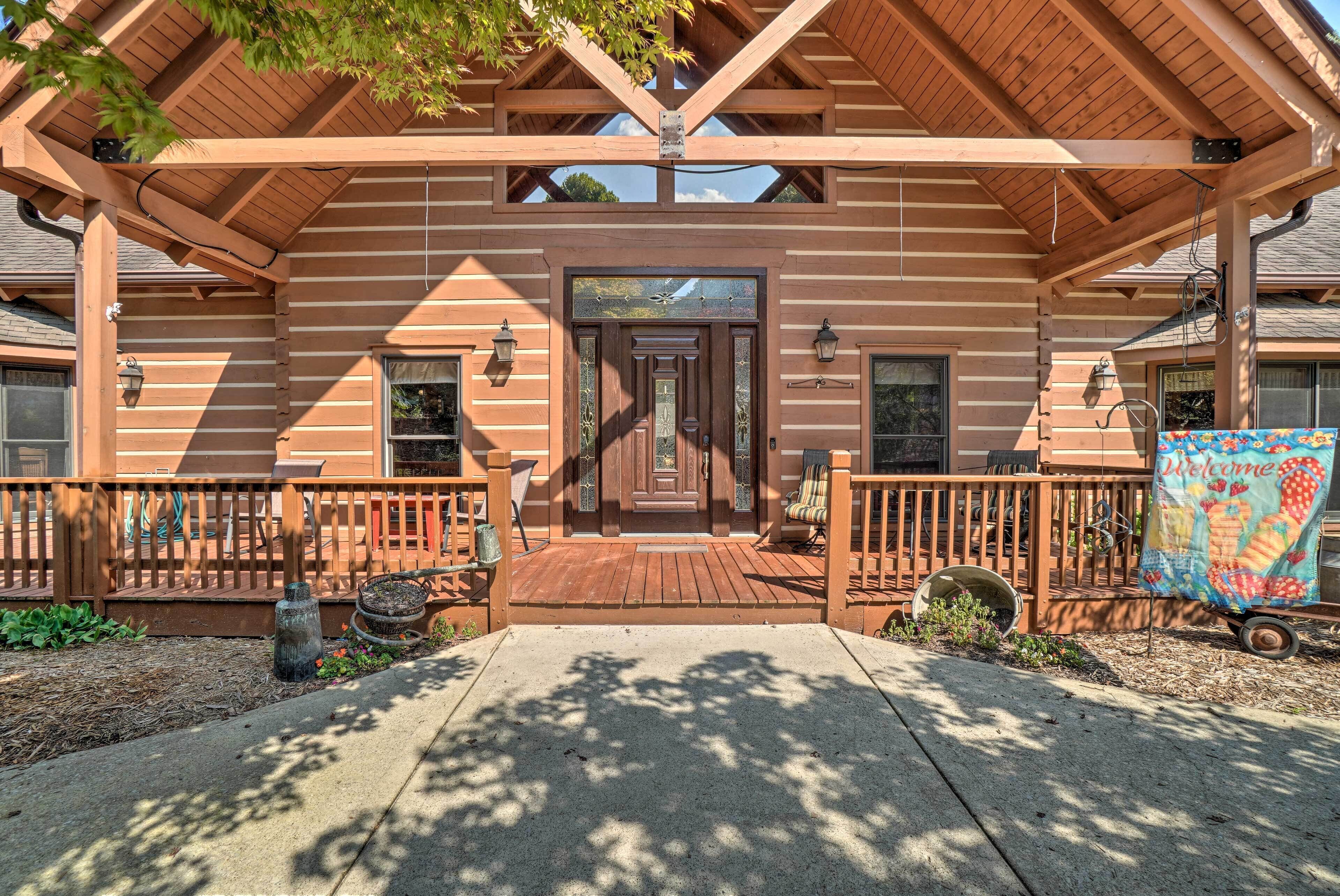 House (6 Bedrooms) | Interior