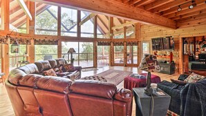 Rumah (6 Bedrooms) | Interior