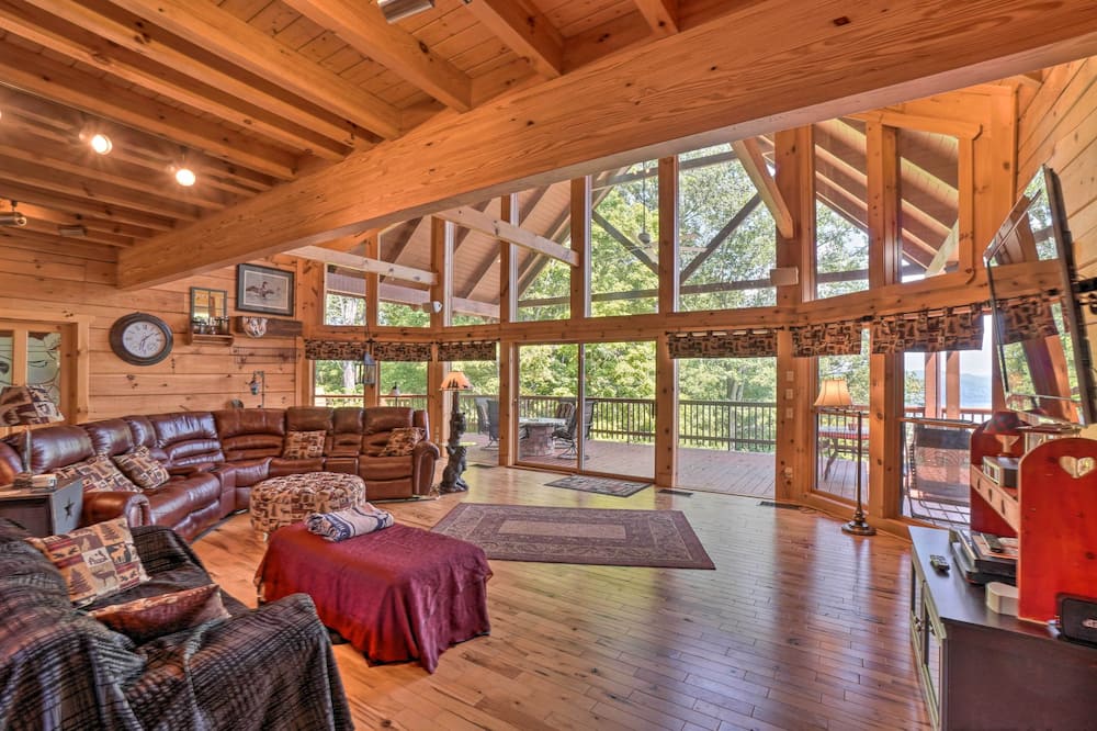 Custom Cabin w/ 12 Acres on Dale Hollow Lake! - Whitleyville, TN