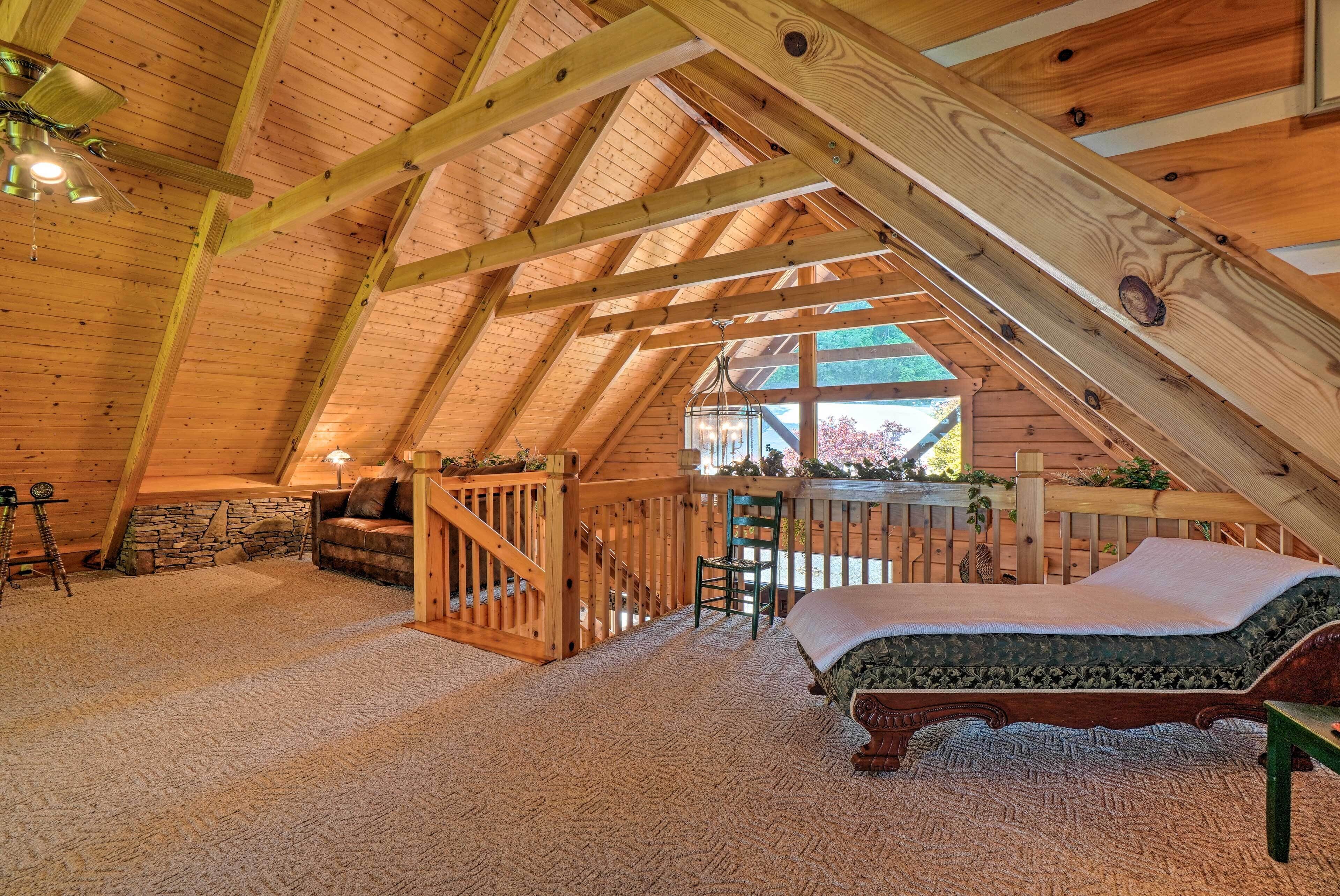 House (6 Bedrooms) | Interior